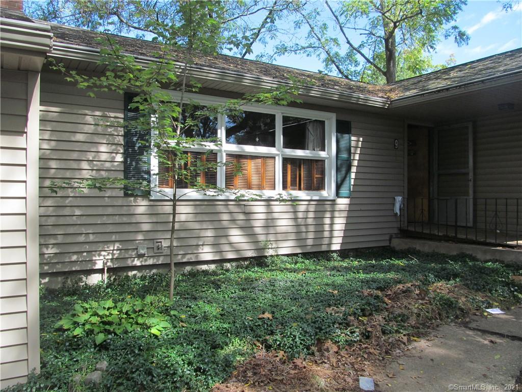 9 Cobblestone Road Bloomfield CT 06002