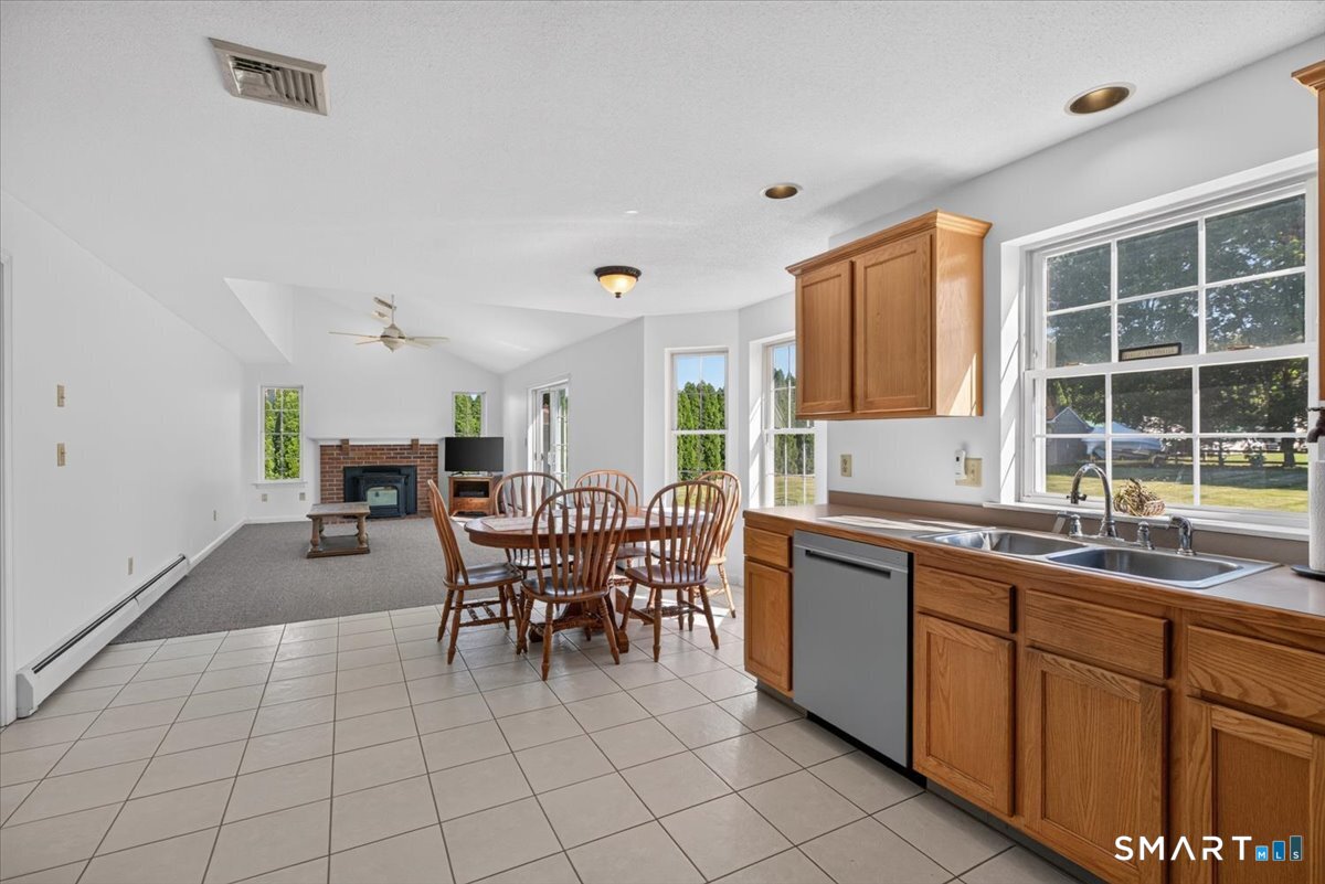 98 Broadleaf Circle Suffield CT 06093