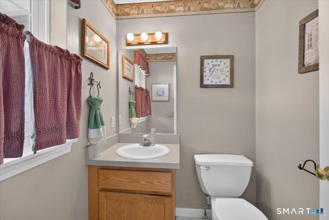 98 Broadleaf Circle Suffield CT 06093