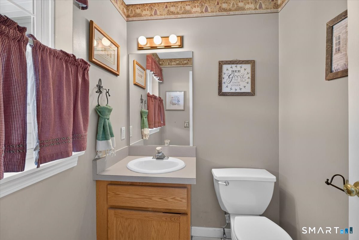 98 Broadleaf Circle Suffield CT 06093