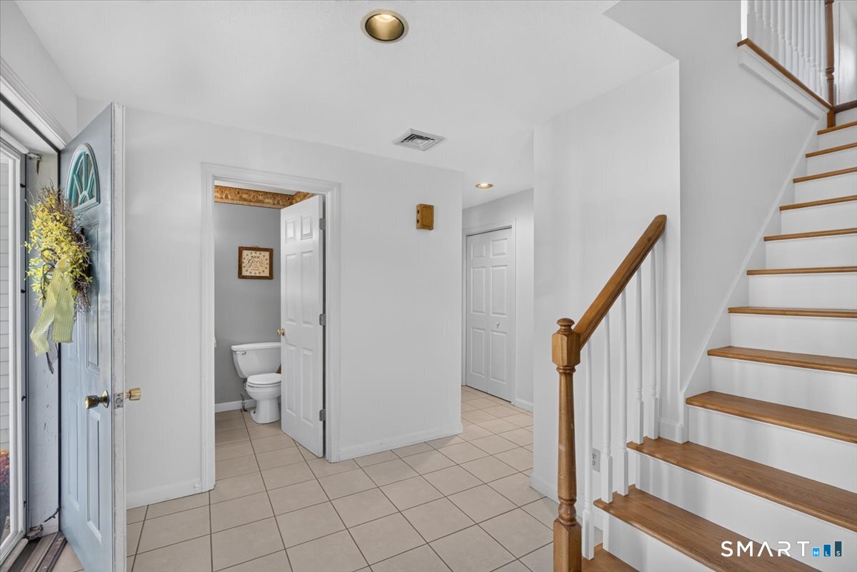 98 Broadleaf Circle Suffield CT 06093