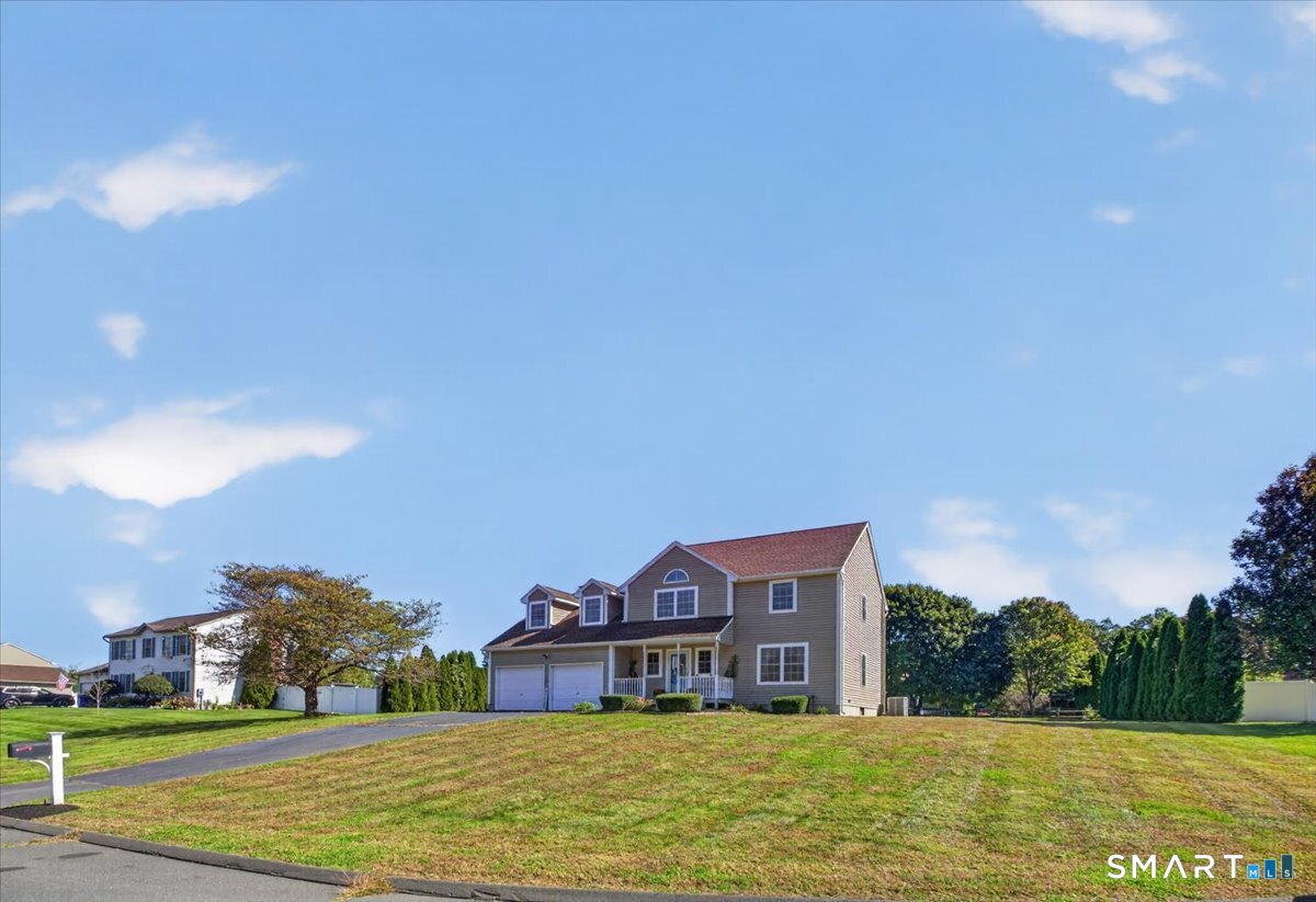 98 Broadleaf Circle Suffield CT 06093