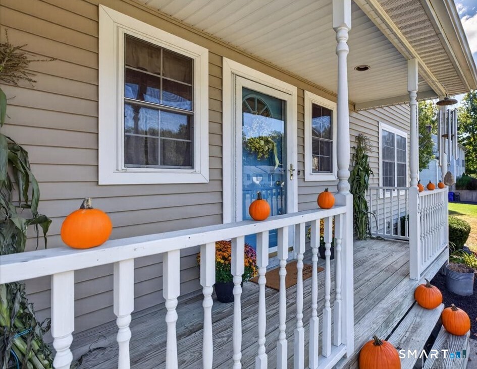 98 Broadleaf Circle Suffield CT 06093