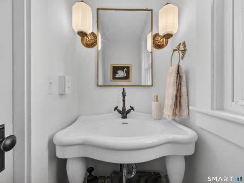 27 Harland Place Norwich CT 06360