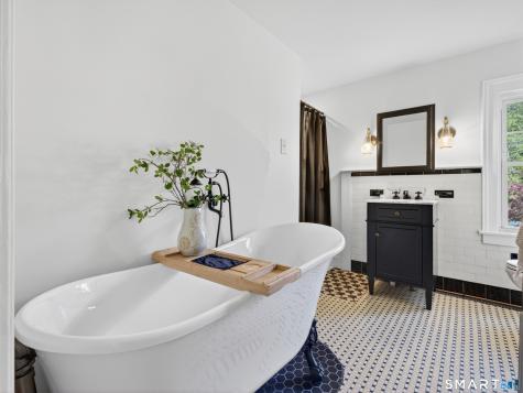 27 Harland Place Norwich CT 06360