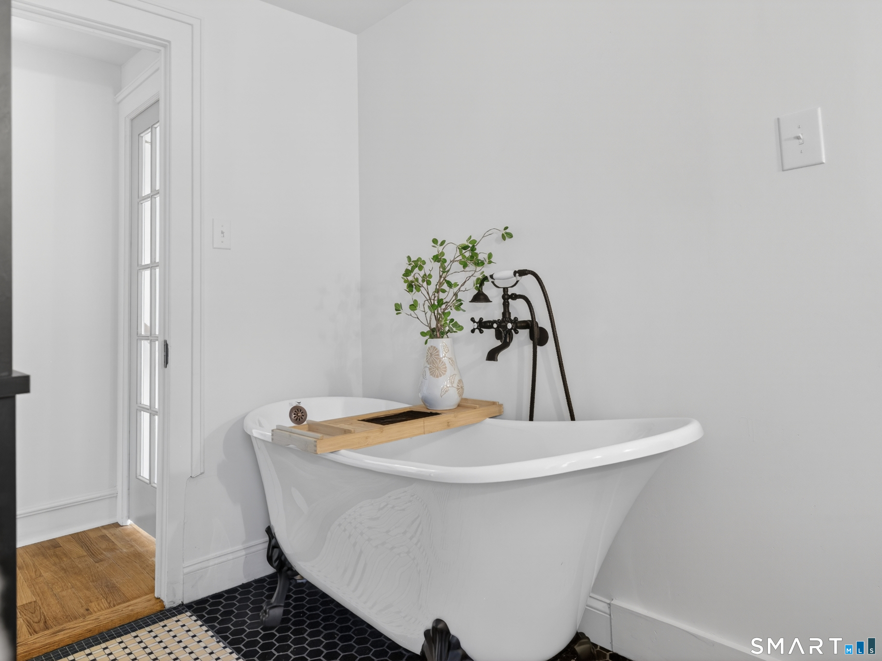 27 Harland Place Norwich CT 06360