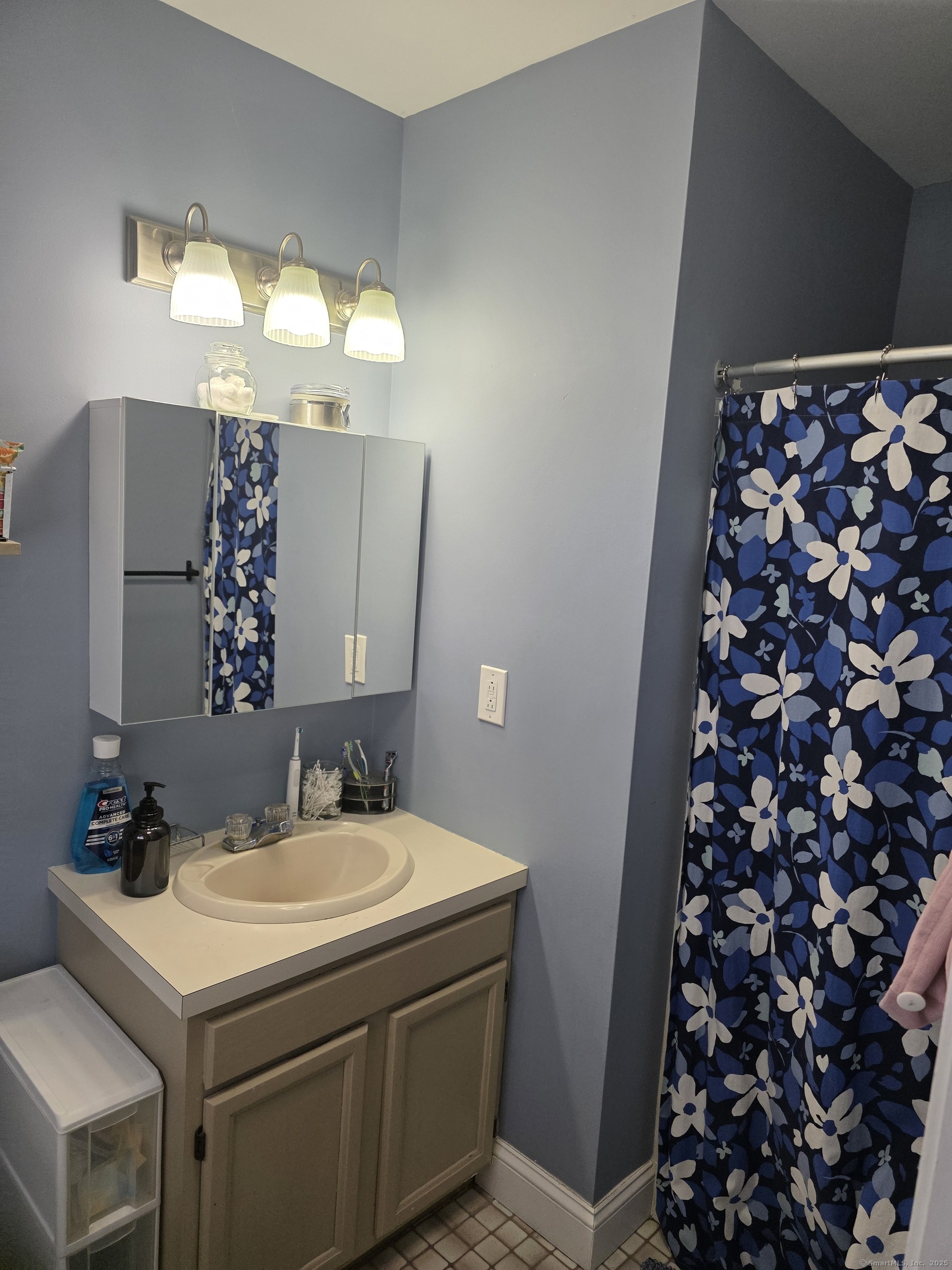 87 Standish Road Colchester CT 06415