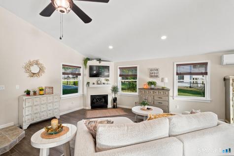 4 Loyola Rd Extension Woodstock CT 06281