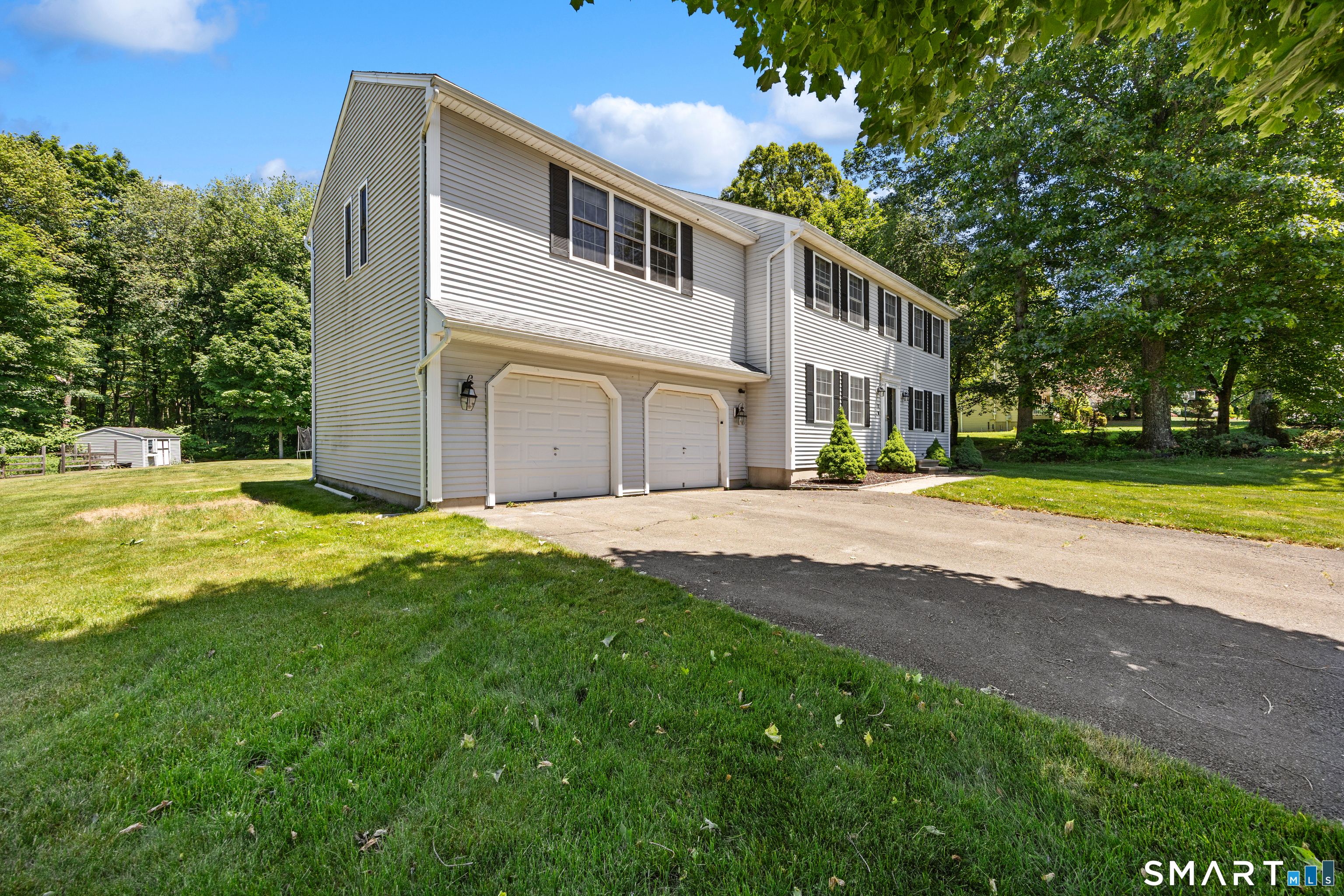 11 Coachlight Circle Prospect CT 06712