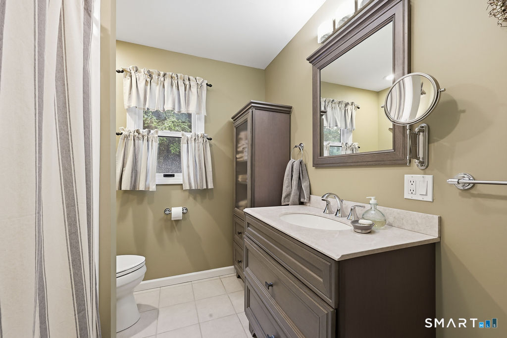 45 Annette Place Middletown CT 06457