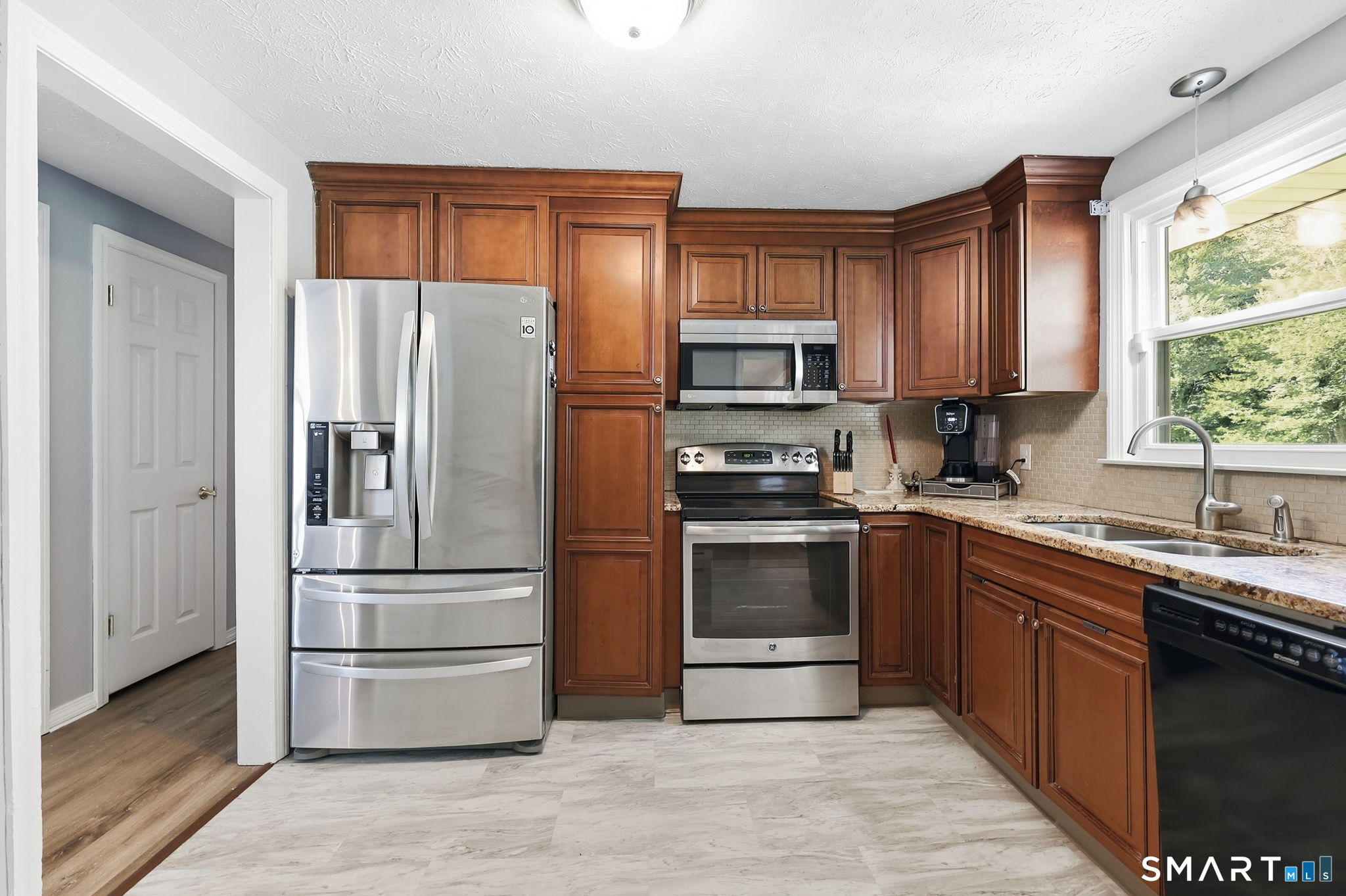 22 Geraldine Drive Ellington CT 06029