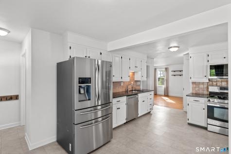 64 Woodmere Road West Hartford CT 06119