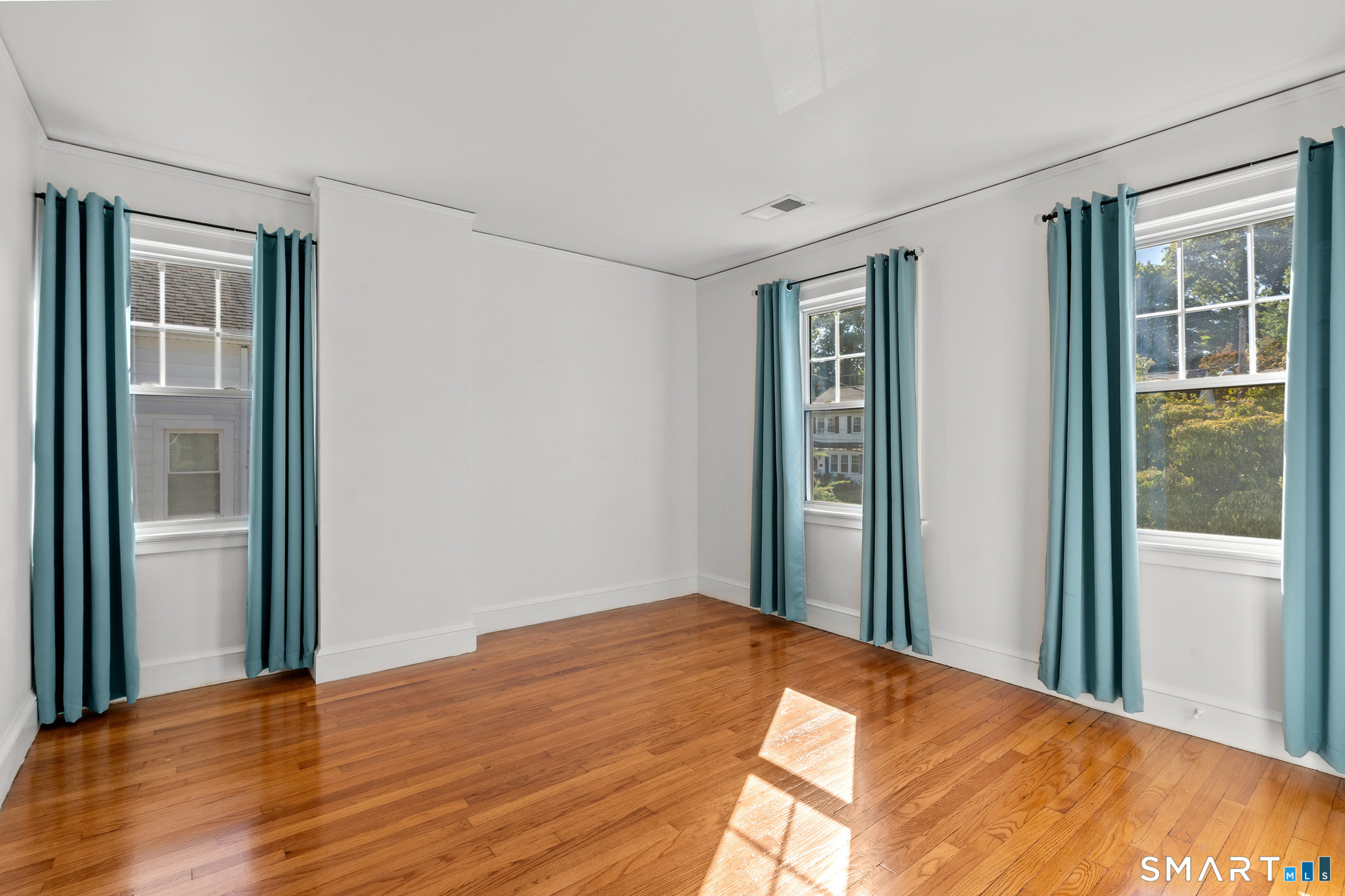 64 Woodmere Road West Hartford CT 06119