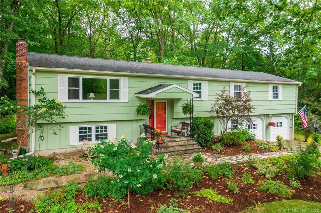 10 Phyllis Lane Newtown CT 06470