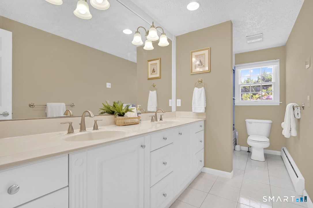 24 Brookview Drive Glastonbury CT 06033