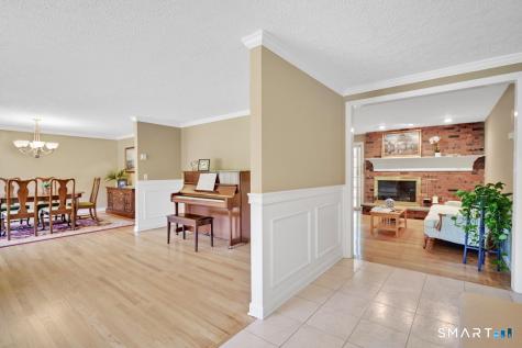 24 Brookview Drive Glastonbury CT 06033
