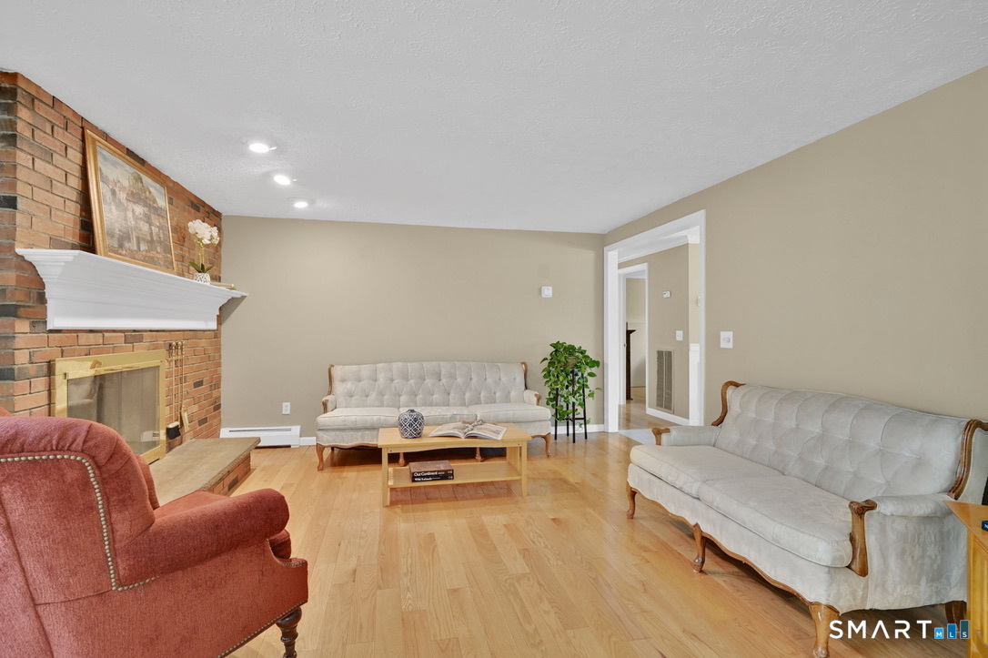 24 Brookview Drive Glastonbury CT 06033