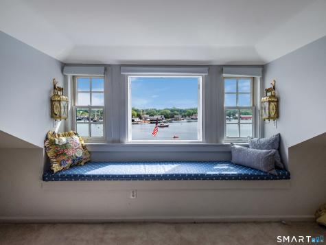 20 Grove Avenue Groton CT 06355