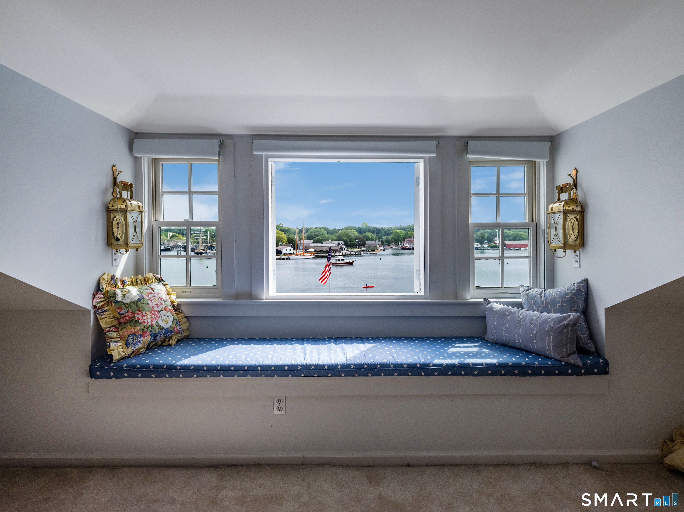 20 Grove Avenue Groton CT 06355