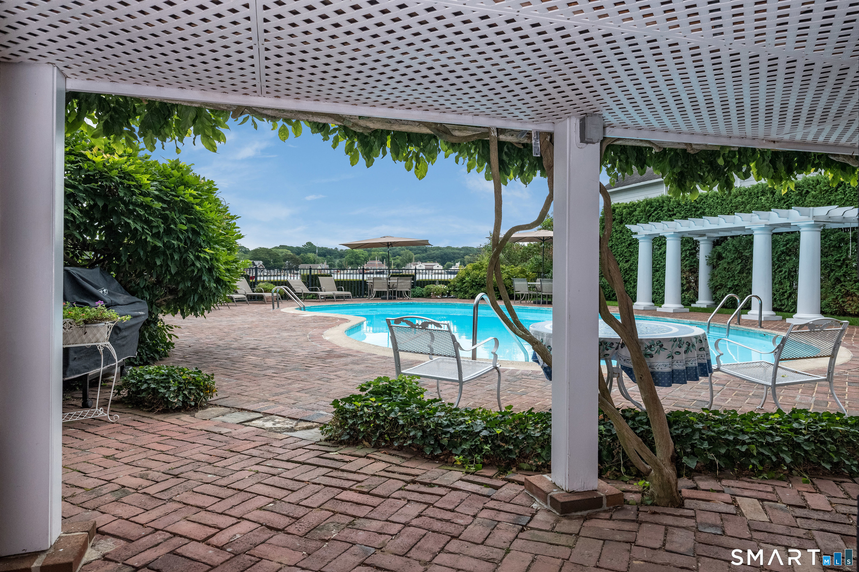 20 Grove Avenue Groton CT 06355