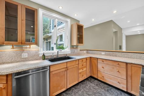 1 Alcima Drive Simsbury CT 06070