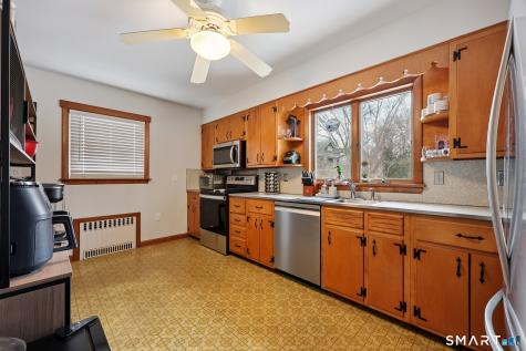 10 Hislop Street New London CT 06320