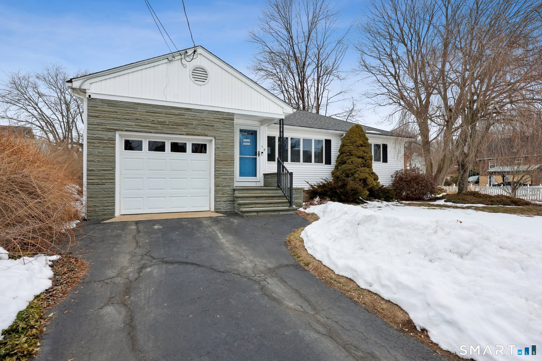 10 Hislop Street New London CT 06320