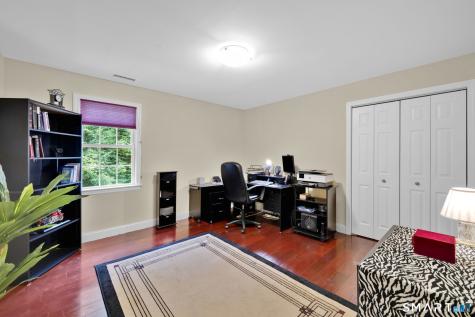 5 Edwards Way Bloomfield CT 06002