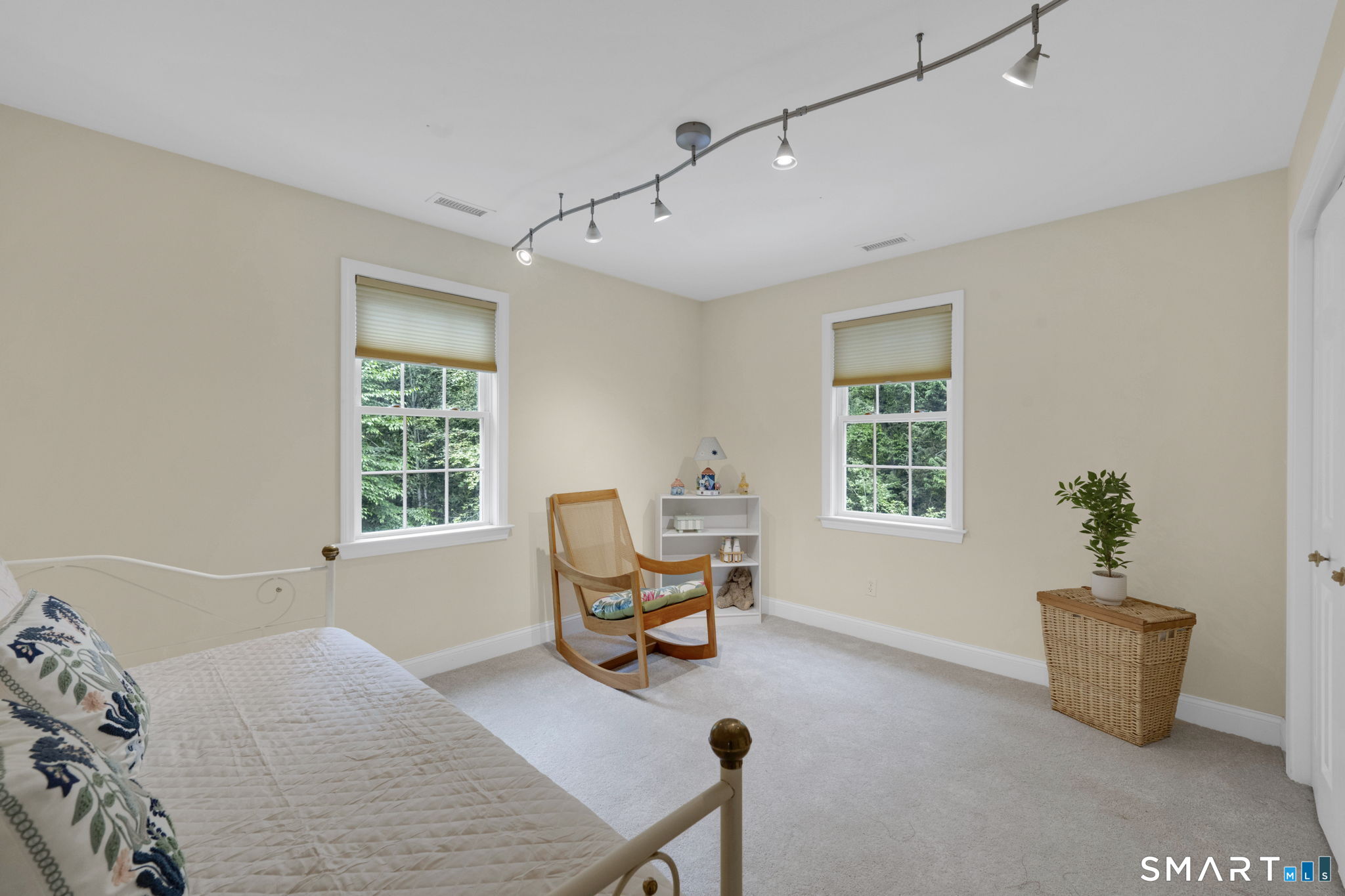 5 Edwards Way Bloomfield CT 06002