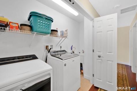 5 Edwards Way Bloomfield CT 06002