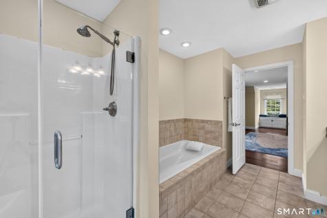 5 Edwards Way Bloomfield CT 06002