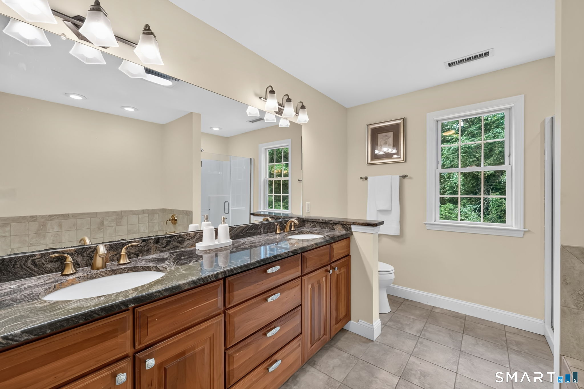 5 Edwards Way Bloomfield CT 06002
