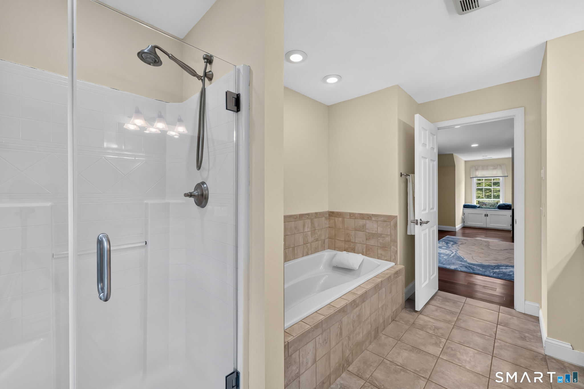 5 Edwards Way Bloomfield CT 06002