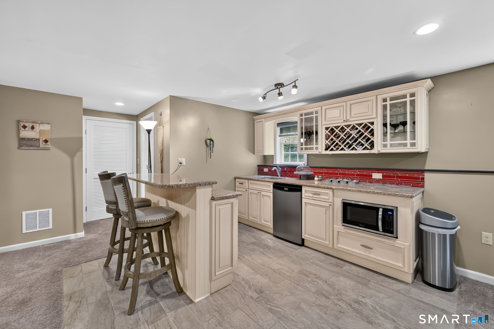 5 Edwards Way Bloomfield CT 06002