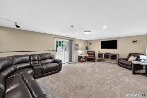 5 Edwards Way Bloomfield CT 06002