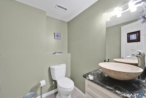 5 Edwards Way Bloomfield CT 06002