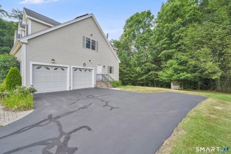 5 Edwards Way Bloomfield CT 06002
