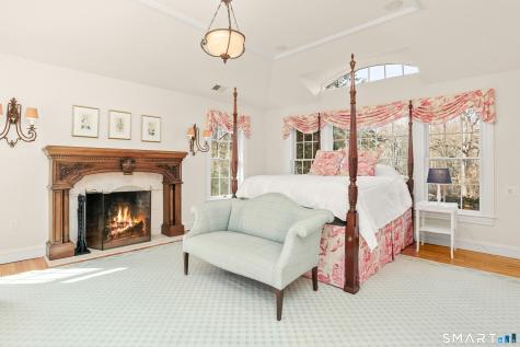 41 Lake Wind Road New Canaan CT 06840
