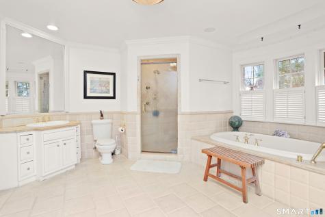 41 Lake Wind Road New Canaan CT 06840