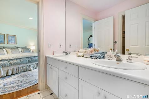 41 Lake Wind Road New Canaan CT 06840