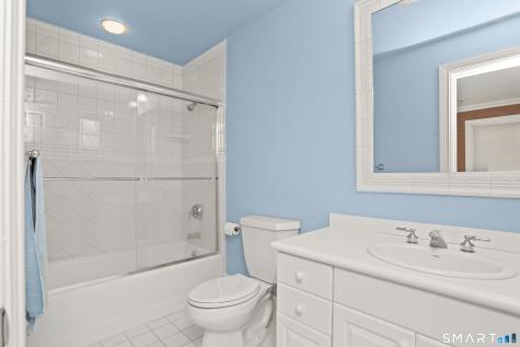 41 Lake Wind Road New Canaan CT 06840
