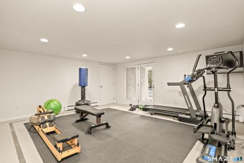 41 Lake Wind Road New Canaan CT 06840