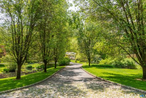 41 Lake Wind Road New Canaan CT 06840