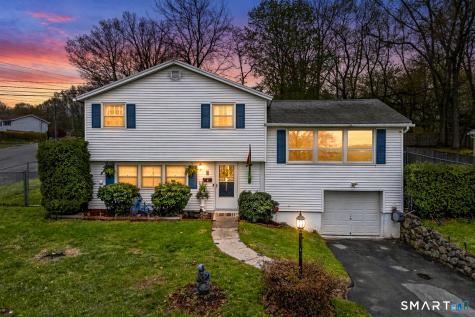 7 Plainfield Drive Waterbury CT 06708
