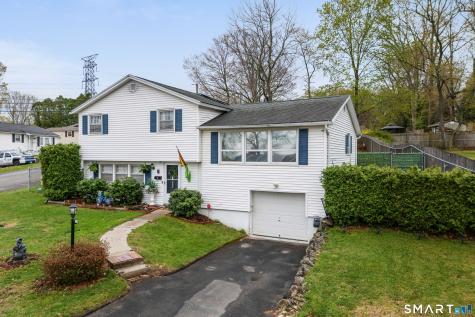 7 Plainfield Drive Waterbury CT 06708