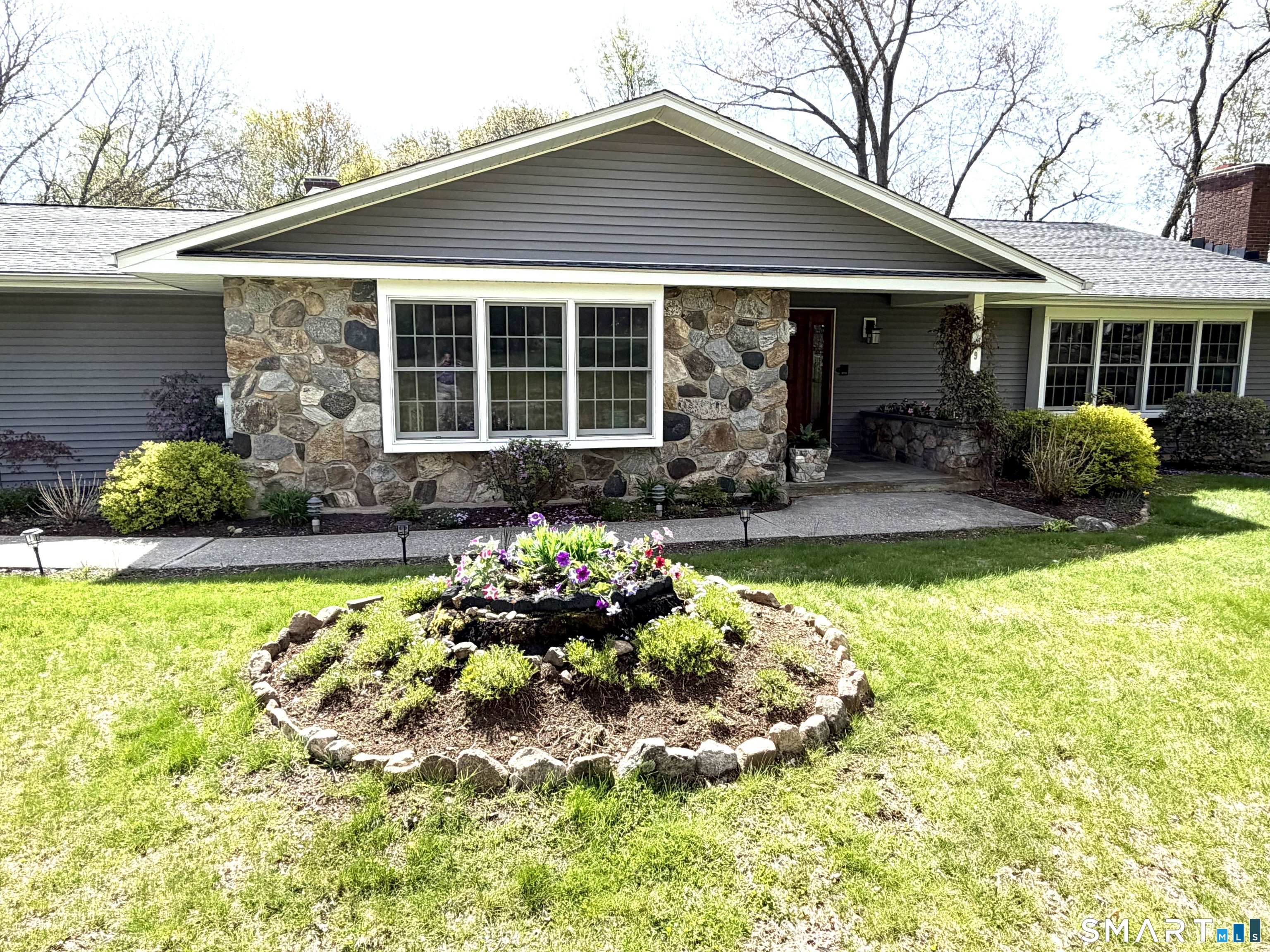 9 Delno Drive Danbury CT 06811
