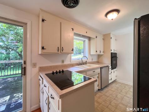 2 Johnnie Court Ledyard CT 06339