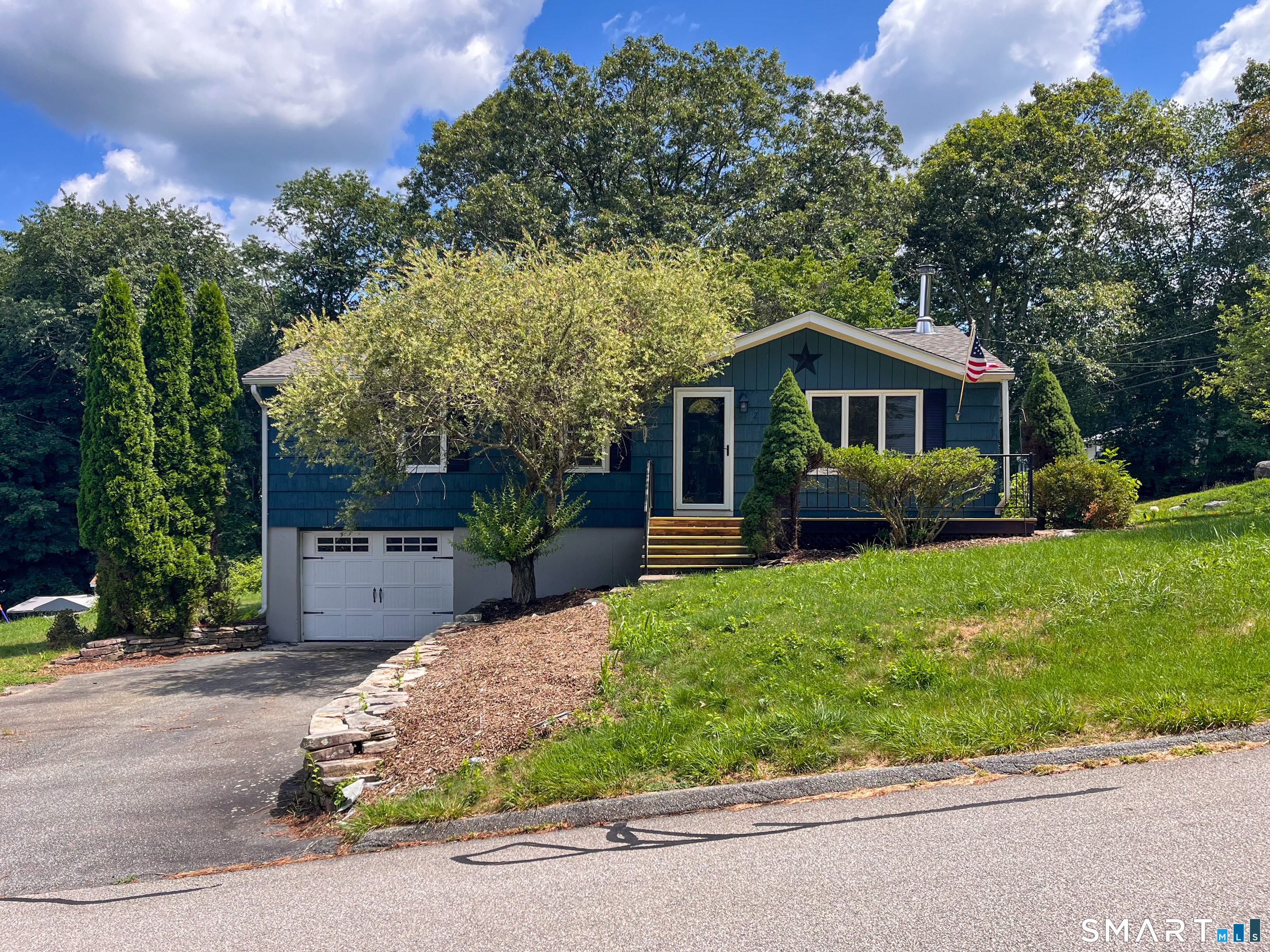 2 Johnnie Court Ledyard CT 06339