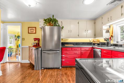 1 Glenwood Avenue Naugatuck CT 06770