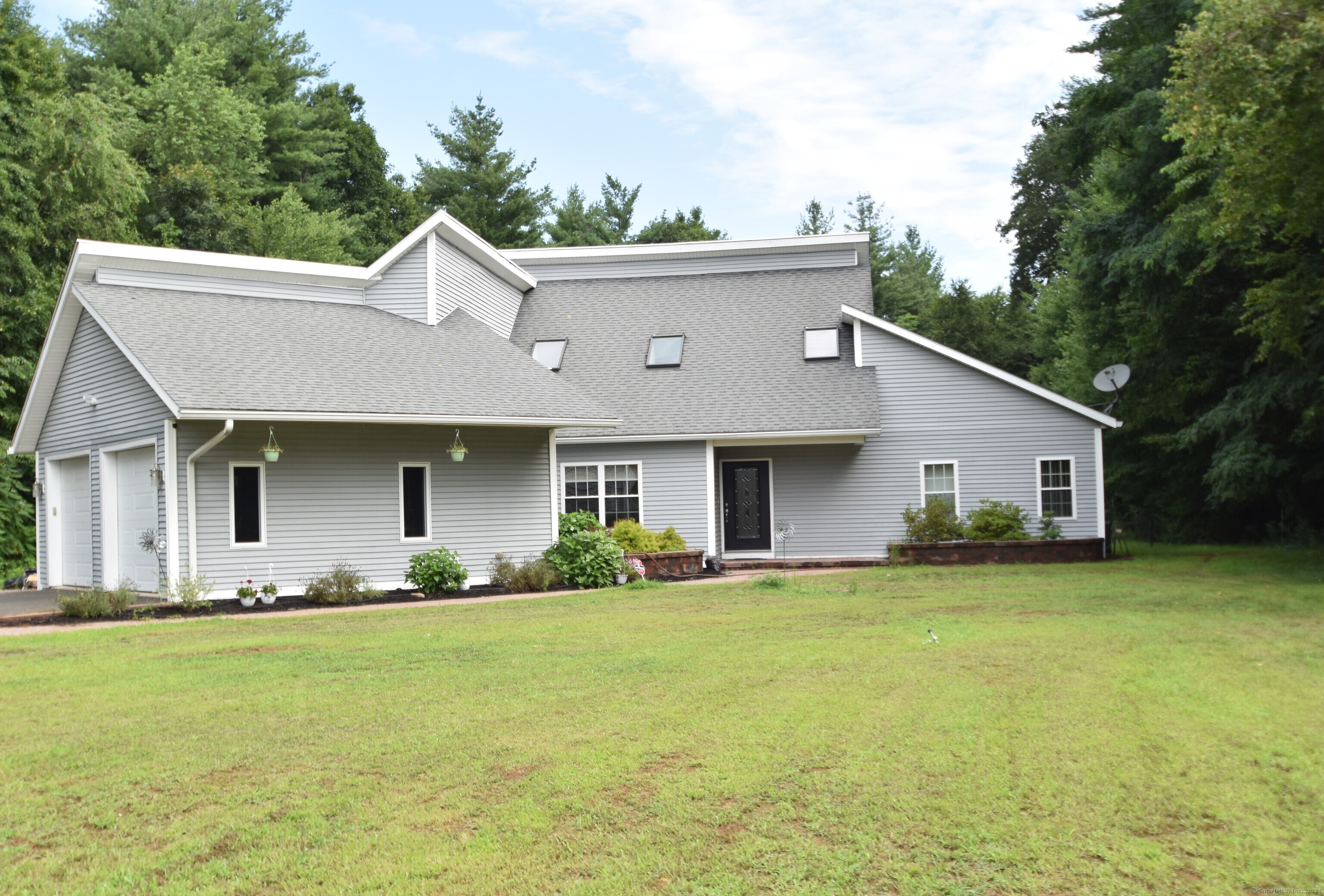 102 Abbe Road Enfield CT 06082